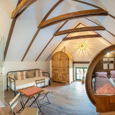 Weinfass-suite Fuer 4 Personen In *